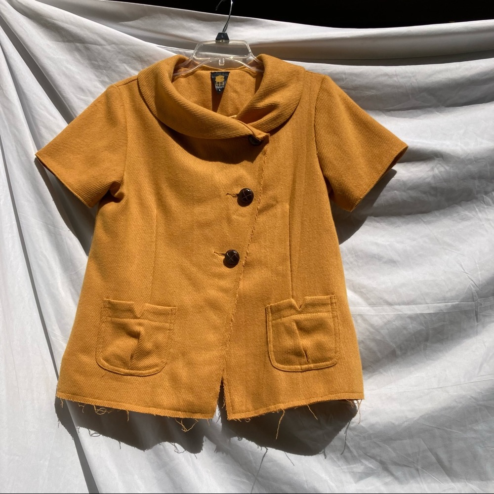 Brooklyn Industries blazer mustard shortsleeved, size large